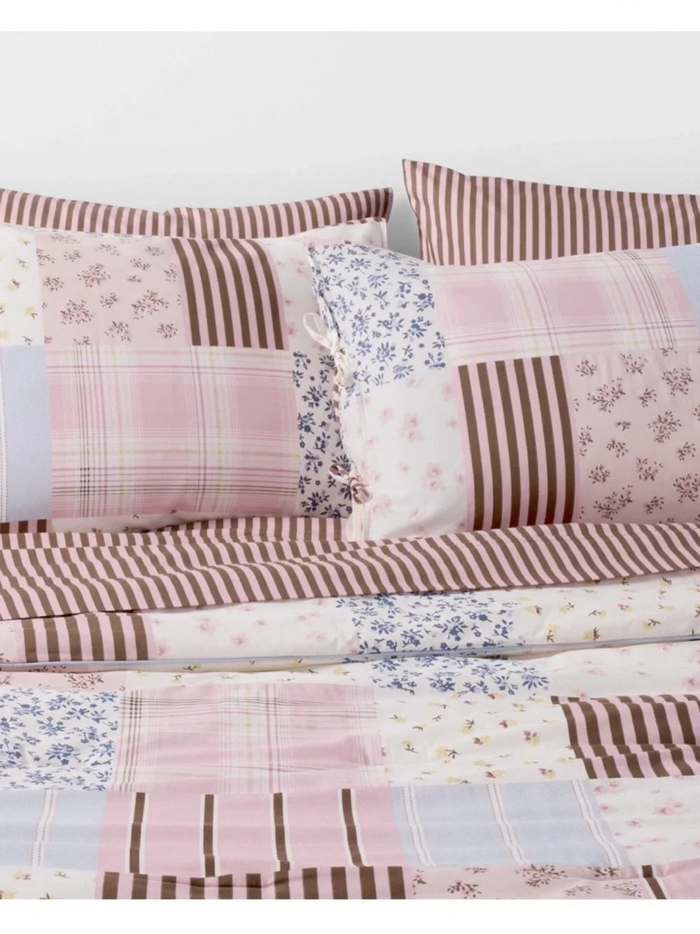 Full/Queen Percale Patchwork Comforter Set from The Hollister Collection Target